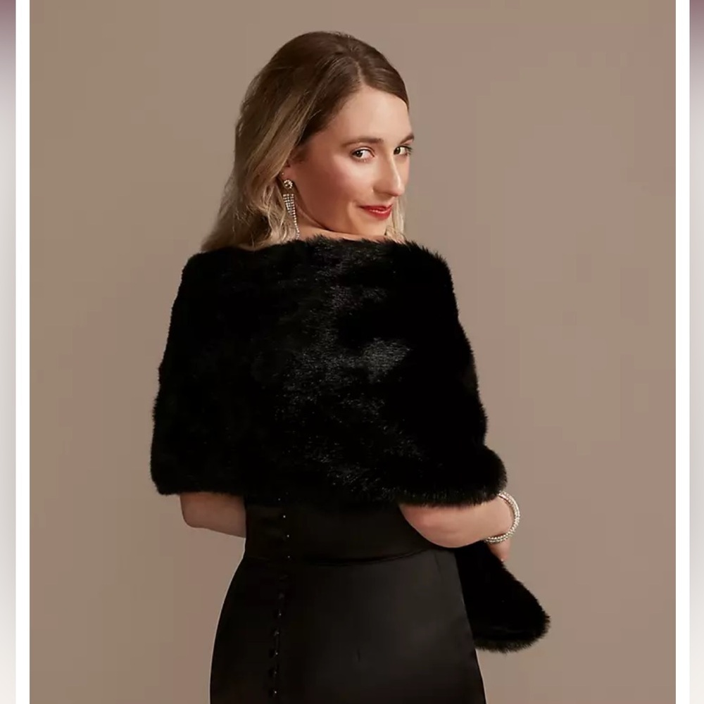 Pull-Through Faux-Fur Shoulder Wrap/Shawl